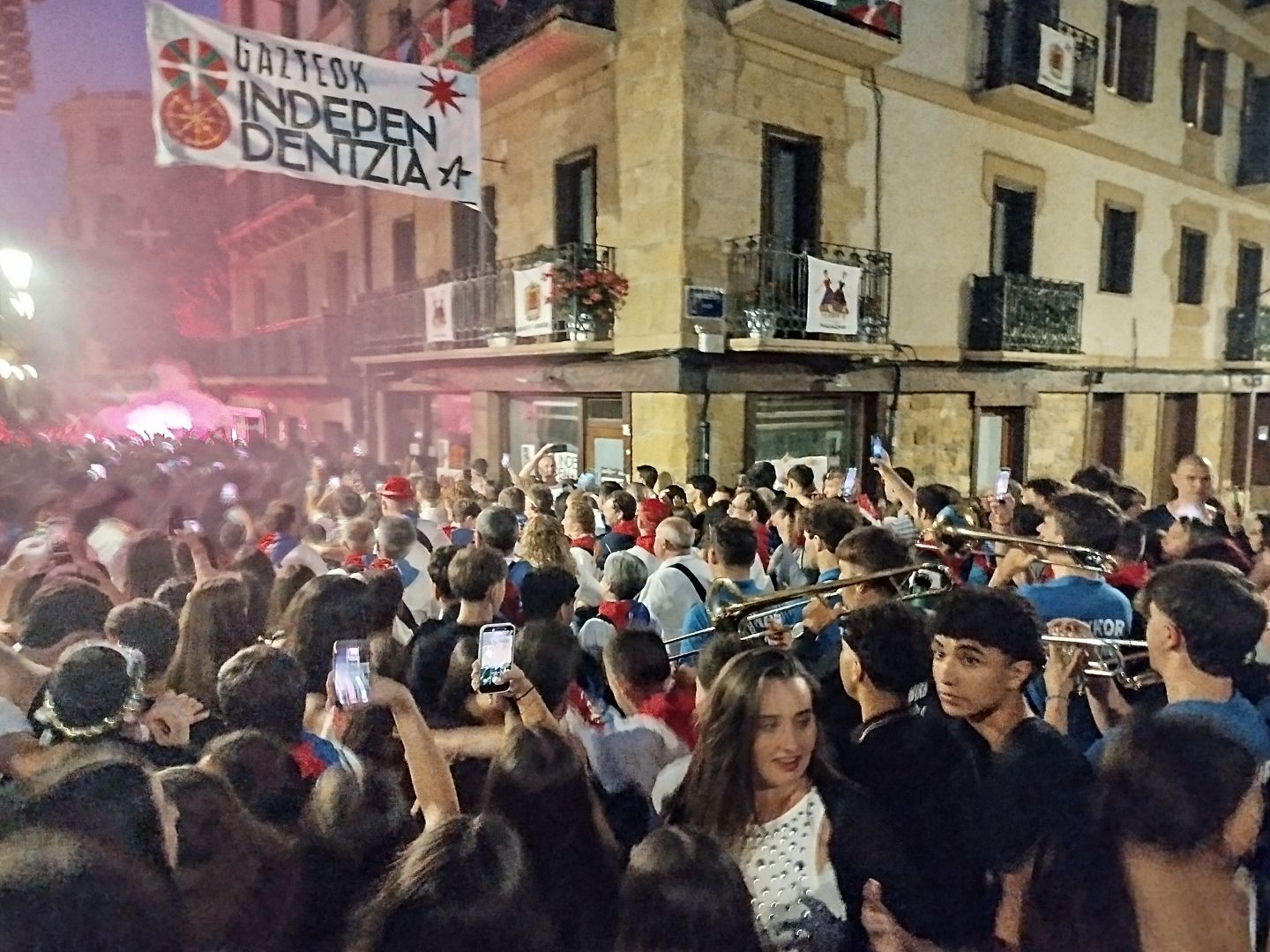 Jendetza eta txaranga Dianan